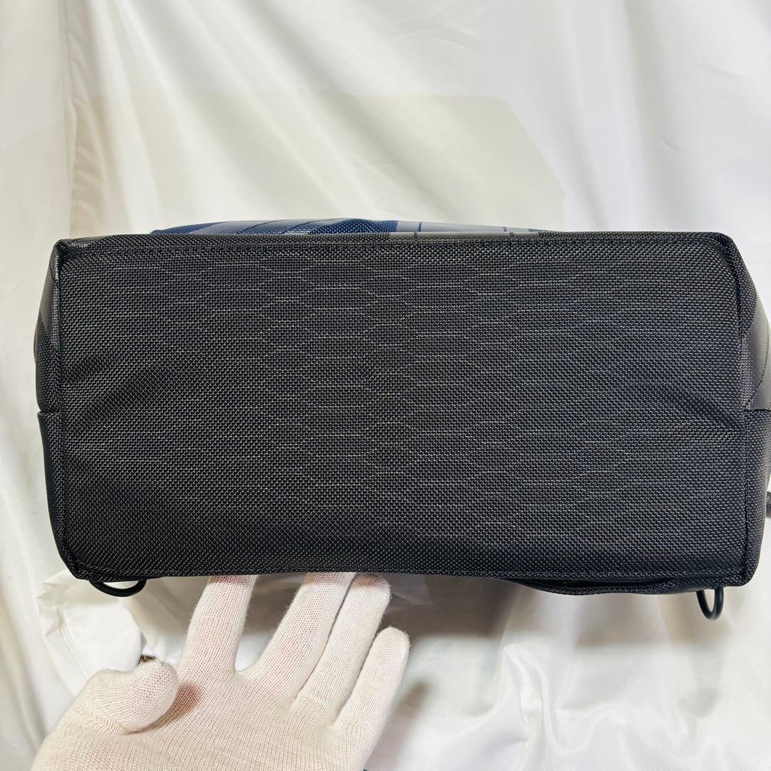 TUMI 68803 DPB『MINI by Tumi』メッセンジャーバッグ