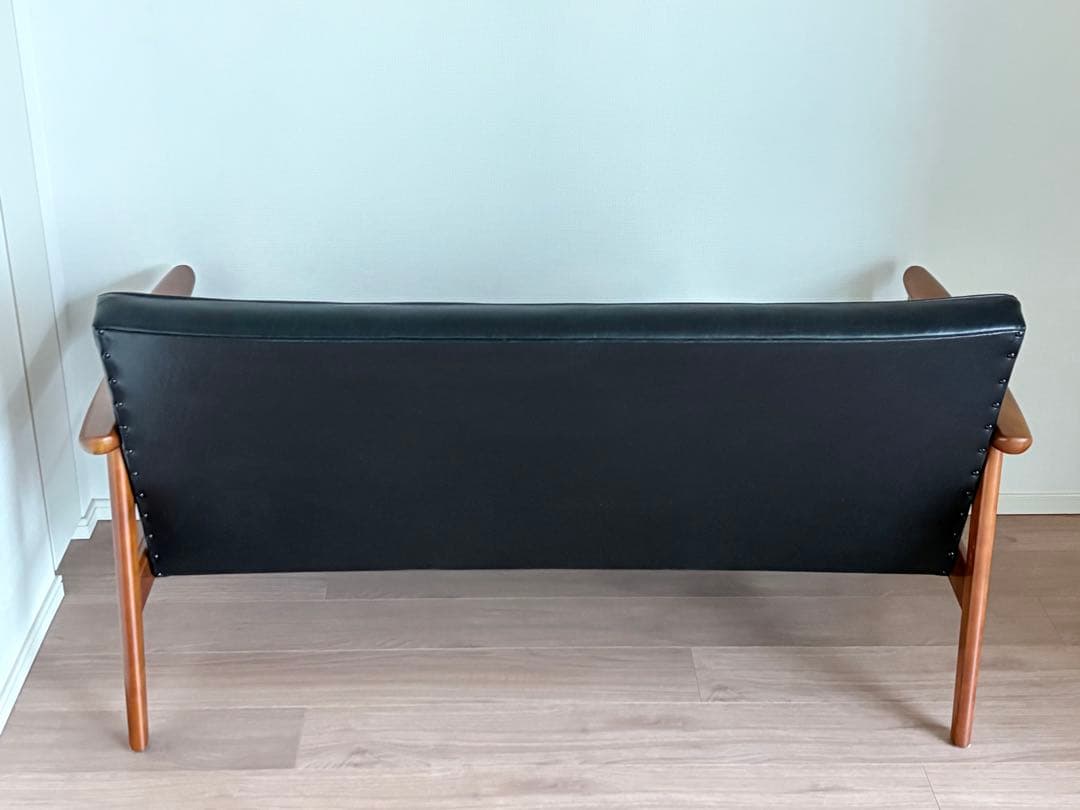 カリモク60 Kチェア2シーター ブラック　2人掛けソファ