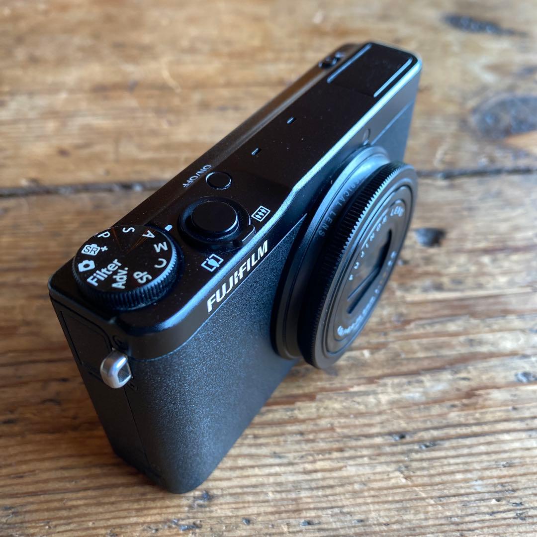 FUJIFILM フジフイルム XQ2 デジタルカメラ