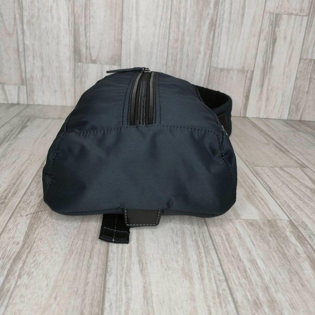 50 COACH コーチ　ボディーバッグ