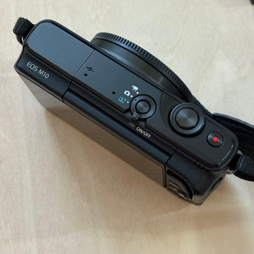 【極美品】Canon キヤノン ミラーレス一眼カメラ EOS M10レンズ2 黒