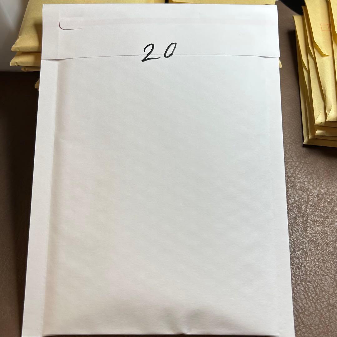 20限定商品　ピカチュウスリーブ4枚セット