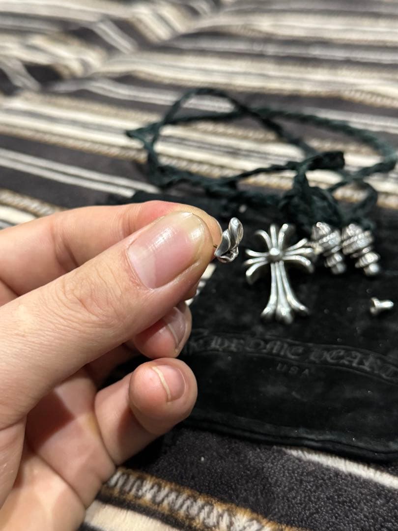 あ*く様 CHROME HEARTS スモール CHクロス レザーとピアス
