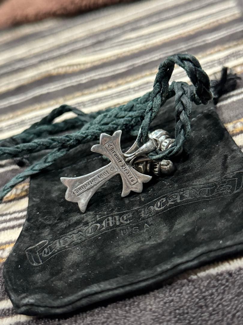 あ*く様 CHROME HEARTS スモール CHクロス レザーとピアス