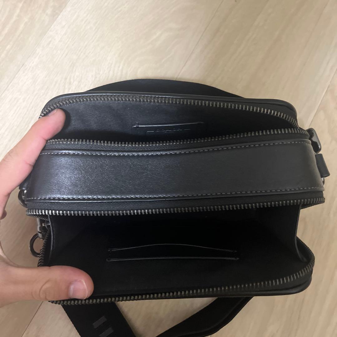 クロスボディ バッグ・シグネチャー