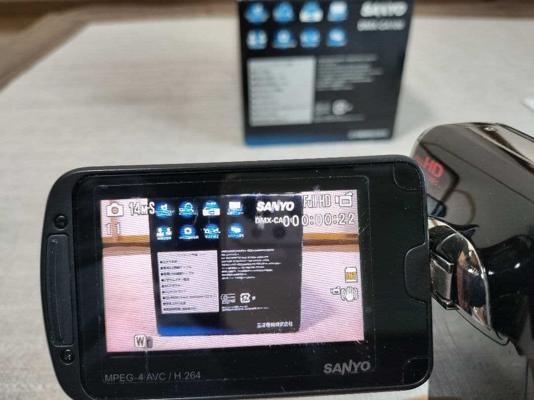 防水ビデオカメラ　SANYO Xacti DMX-CA100 　予備バッテリー付