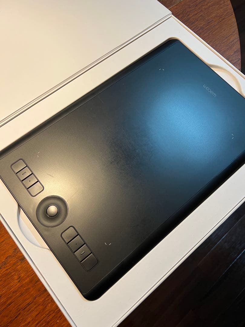 a*i様 wacom intuos pro ペンタブ ワコム　PTH-660