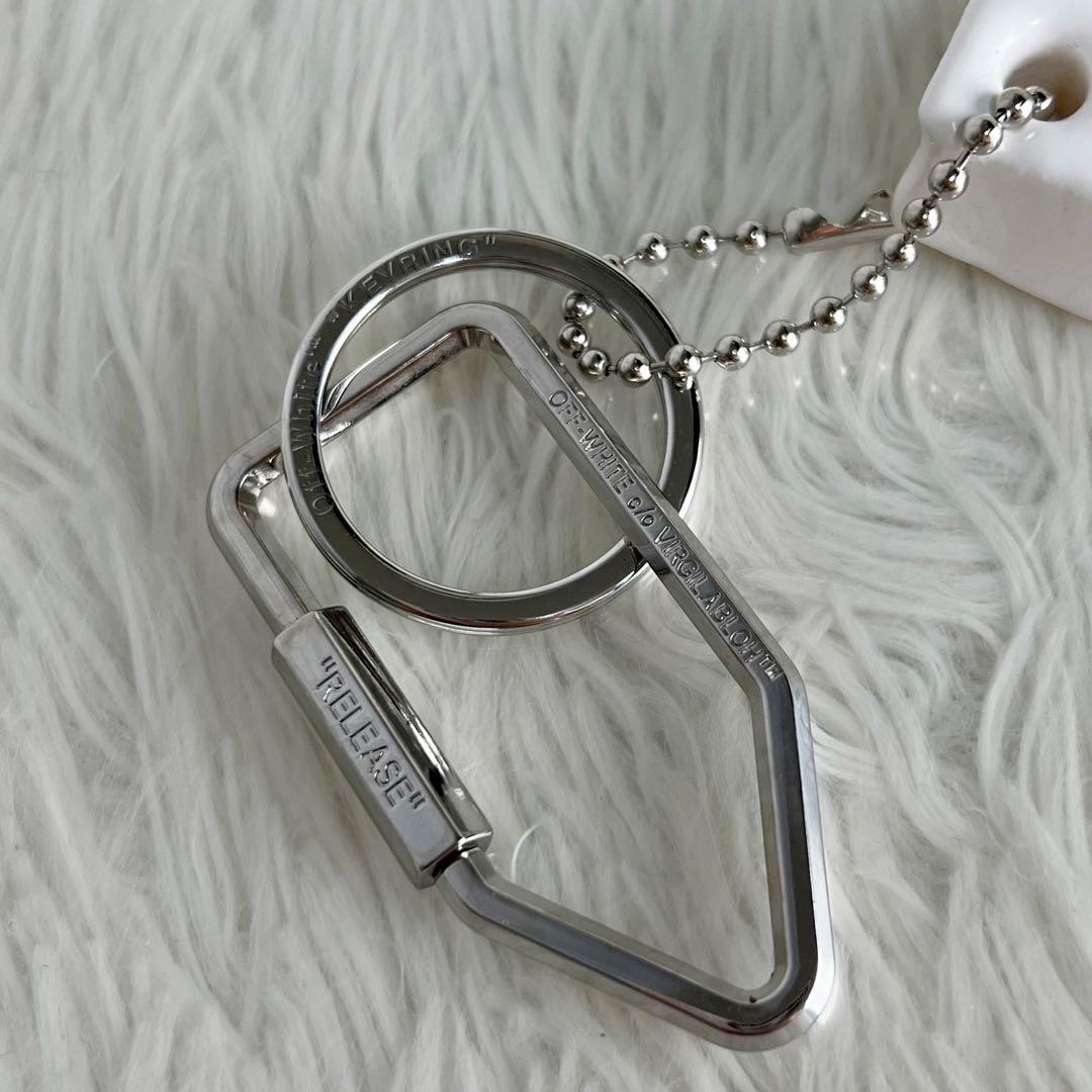 人気♡OFF-WHITE オフホワイト クロスアロー ブランドロゴ キーホルダー