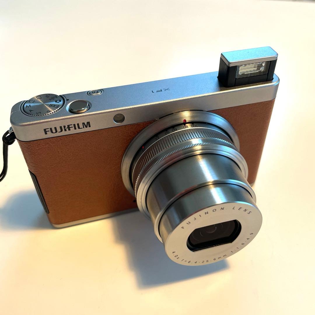 FUJIFILM XF1 ブラウン