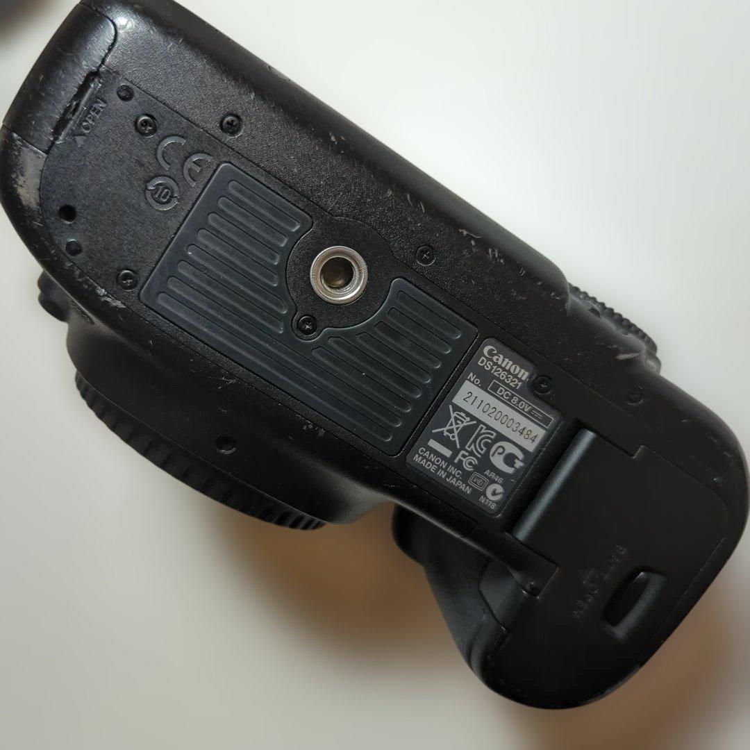 ♫キャノン EOS 5D Mark Ⅲ &バッテリーグリップ BG-E11