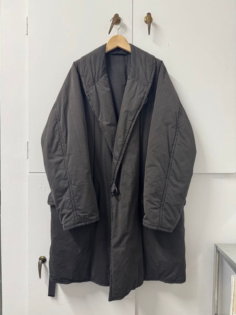 COMOLI 中綿（プリマロフト）ショールカ ラーコート