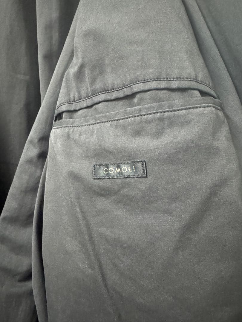 COMOLI 中綿（プリマロフト）ショールカ ラーコート