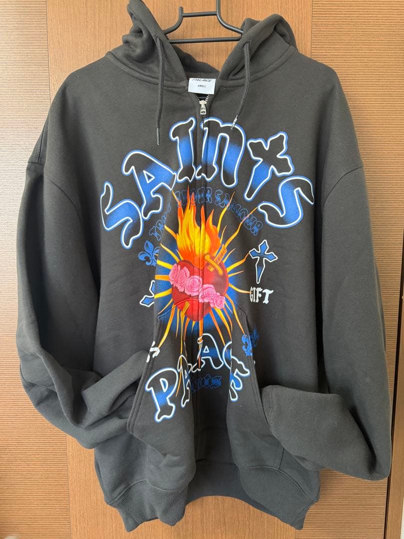 マ*ク様 palace ジップフーディ