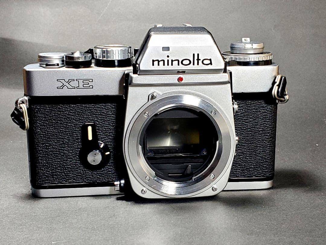 未使用デッドストックジャンク品。ミノルタXE白ボディーのみ