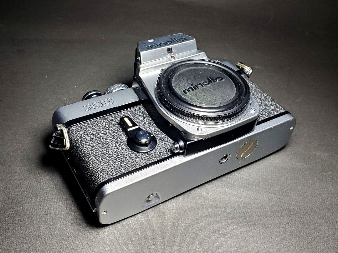 未使用デッドストックジャンク品。ミノルタXE白ボディーのみ