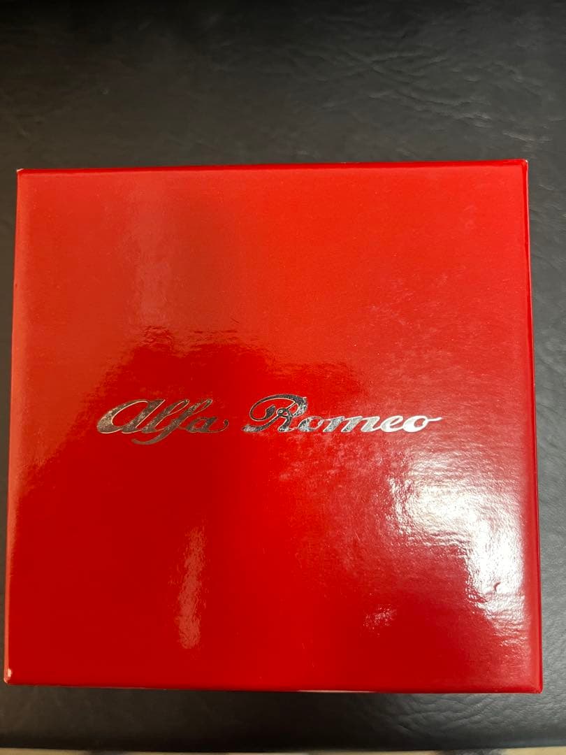 Alfa Romeo 純正品 オイルフィラーキャップ　元箱付