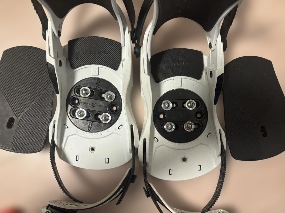 23−24 ユニオン スノーボードビンディング FORCE ホワイト