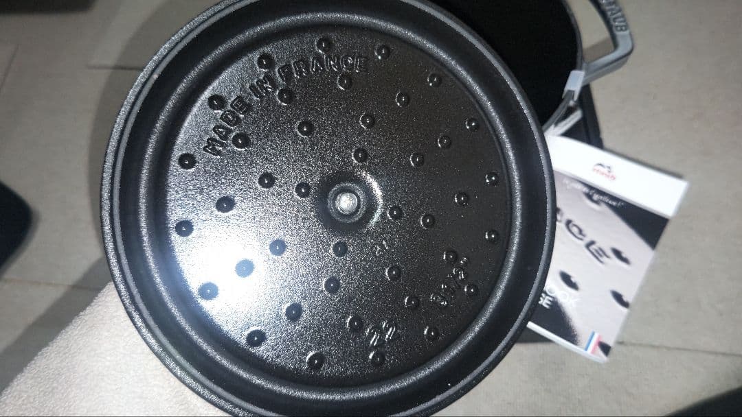 ほ*ぴ様 新品　ストウブ　ピコ・ココット 22 cm ラウンド　 グレー