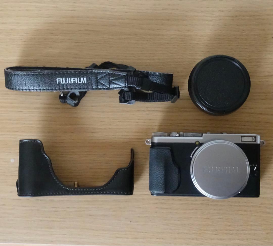 【値下げ】FUJIFILM X70シルバー 元箱・付属品あり