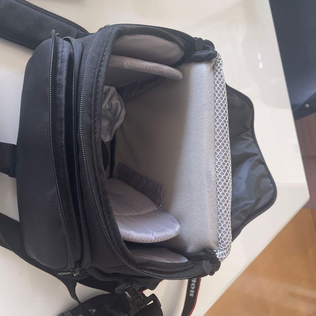 デジタル一眼レフカメラEOS kiss X8i キャリーバッグ付き