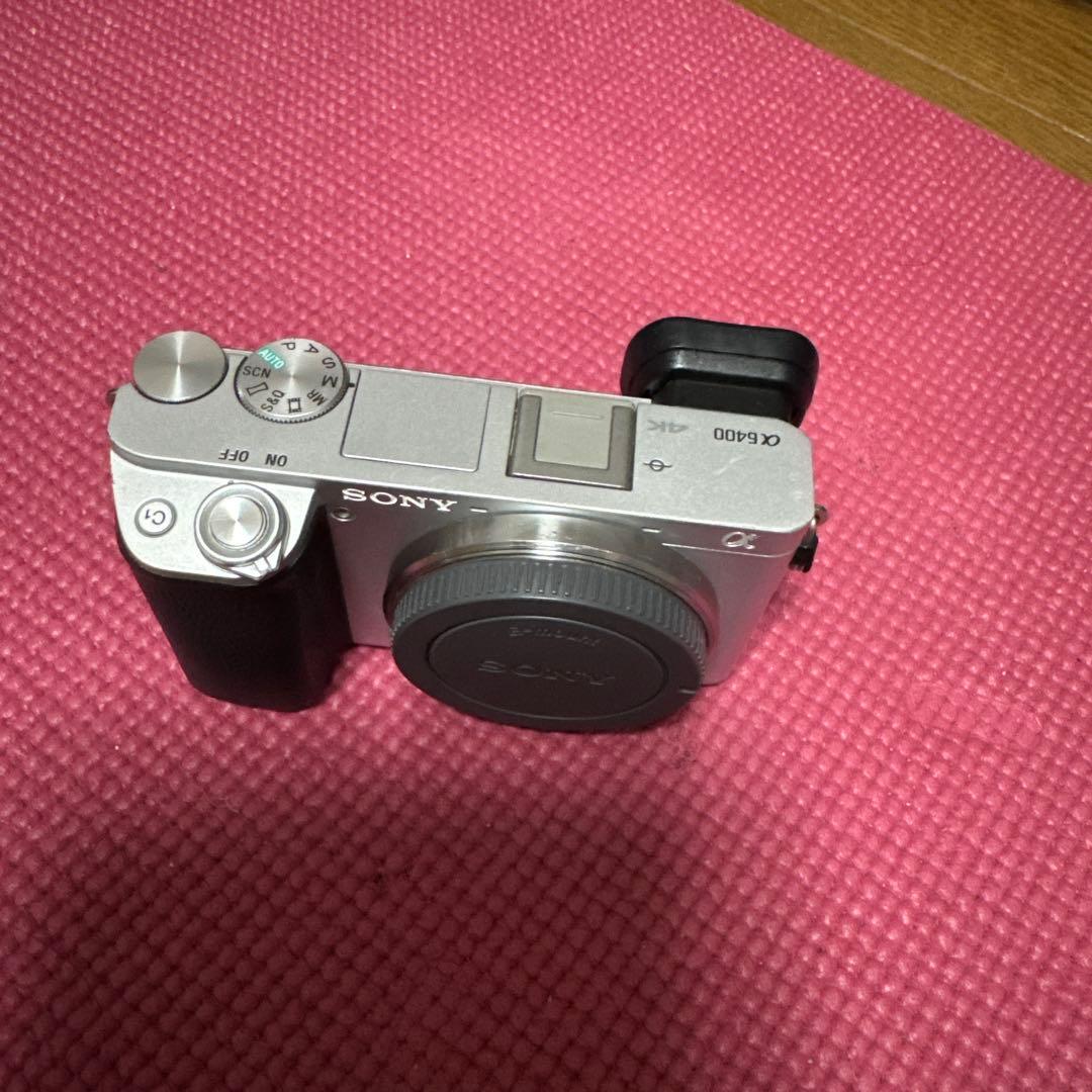 SONY α6400 ミラーレスカメラ シルバー　おまけ付き