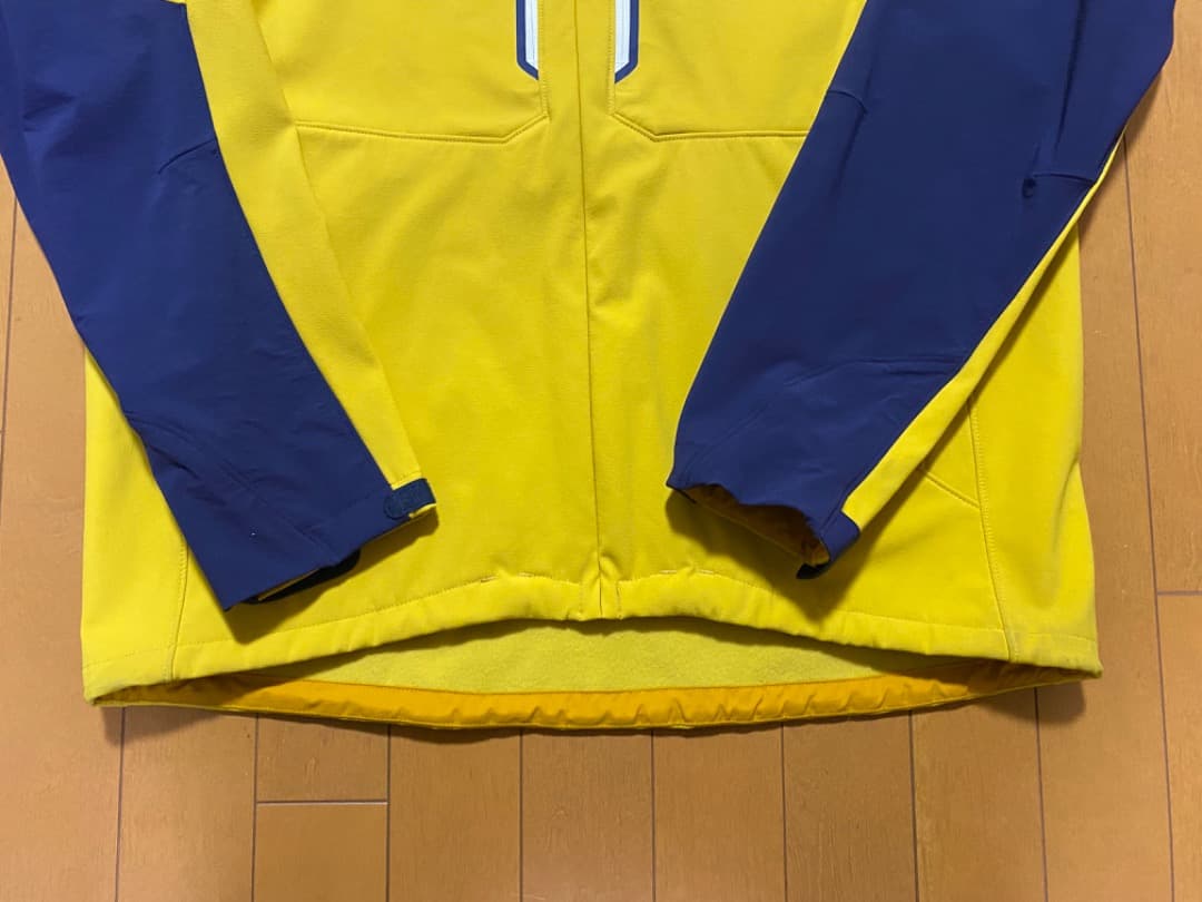 モンベル　パウダーシェッドパーカ　Men's　イエロー　XL　ユーズド　美品