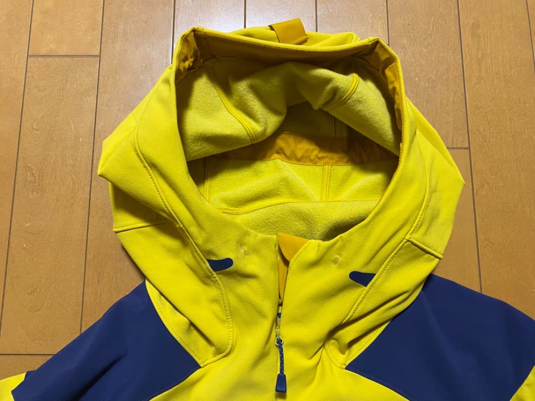 モンベル　パウダーシェッドパーカ　Men's　イエロー　XL　ユーズド　美品