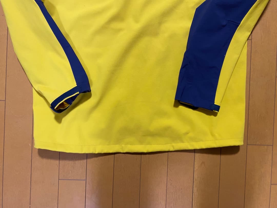 モンベル　パウダーシェッドパーカ　Men's　イエロー　XL　ユーズド　美品