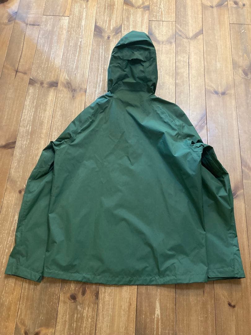 patagonia パーカー オリーブグリーン