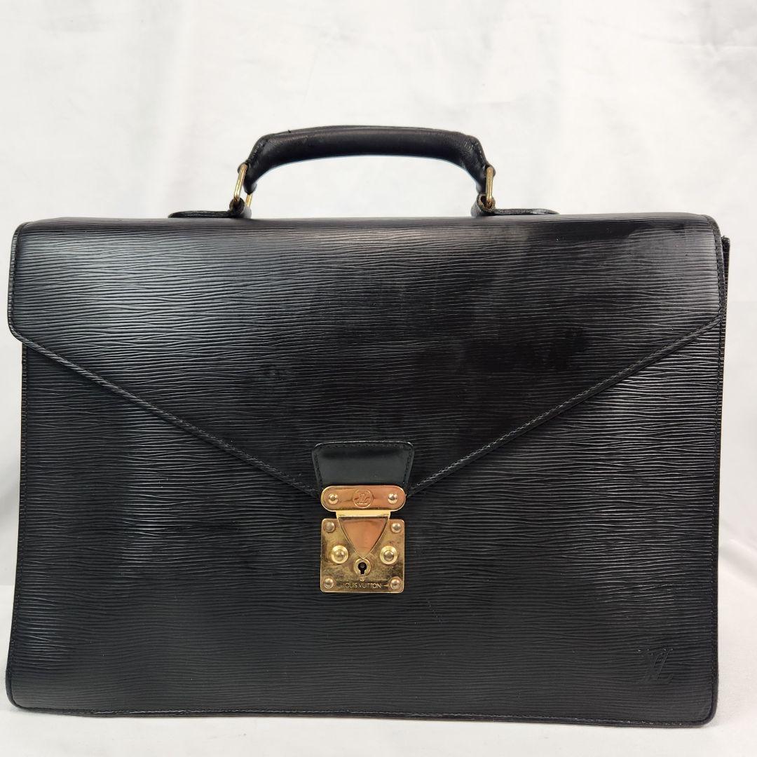 【良品 鑑定済】ルイヴィトン エピ セルヴィエット アンバサダー ノワール