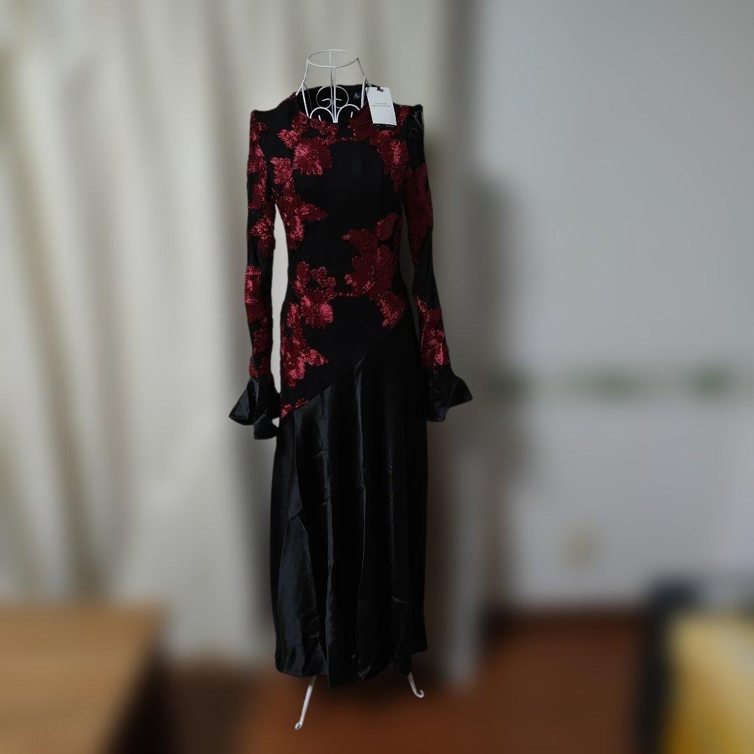 社交ダンス・フラメンコ衣装 黒と赤刺繍