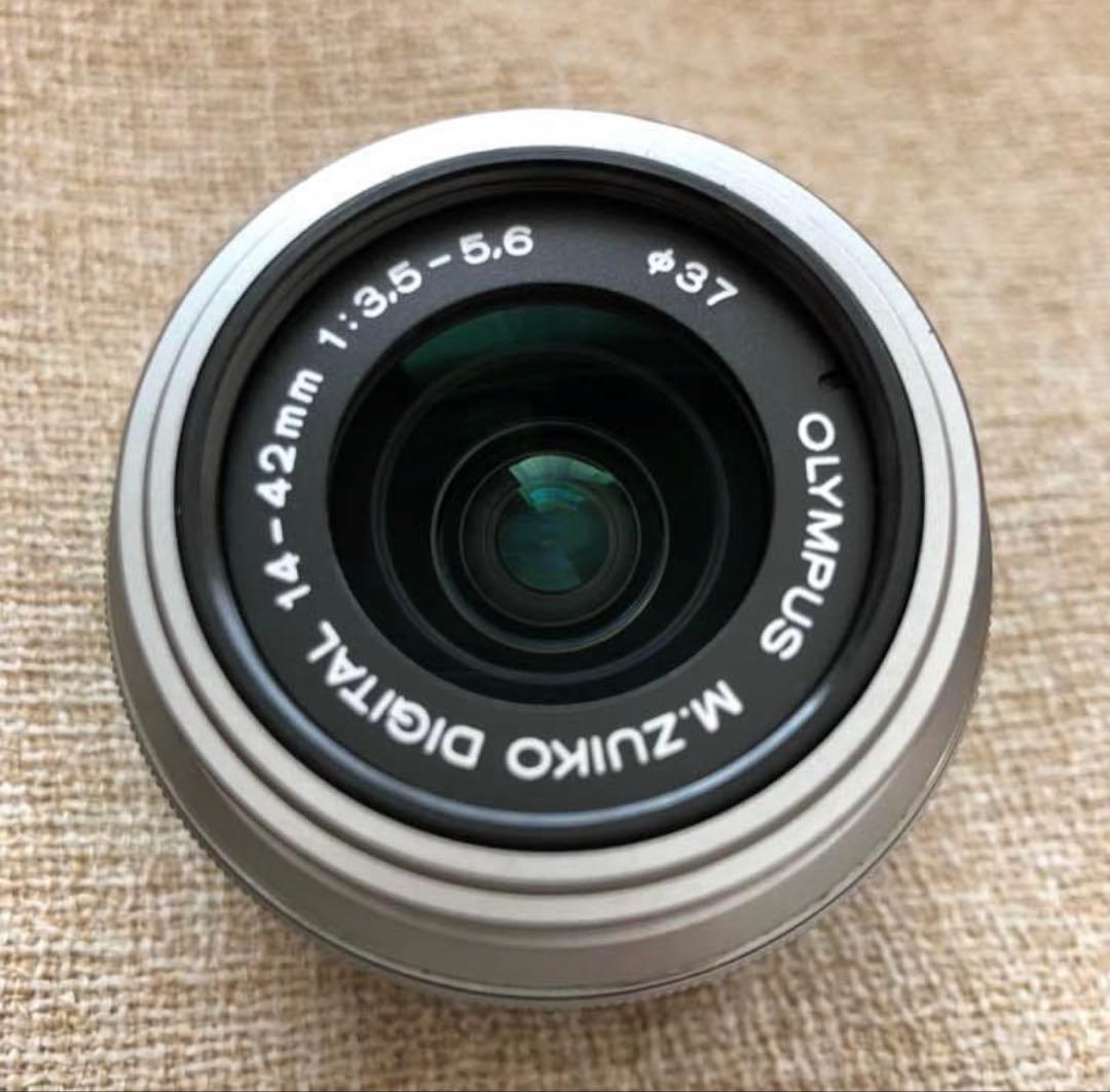 【美品】OLYMPUS OM-D E-M10 シルバー ミラーレスカメラ