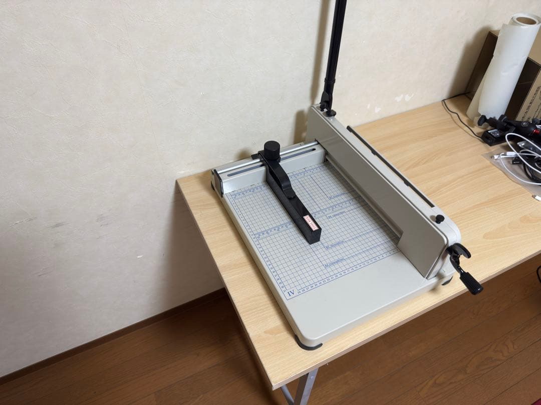 A4対応 手動ロータリー裁断機 グレー