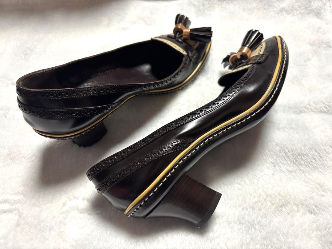 CELINE レザー フラットパンプス ブラウンとベージュ タッセル付き