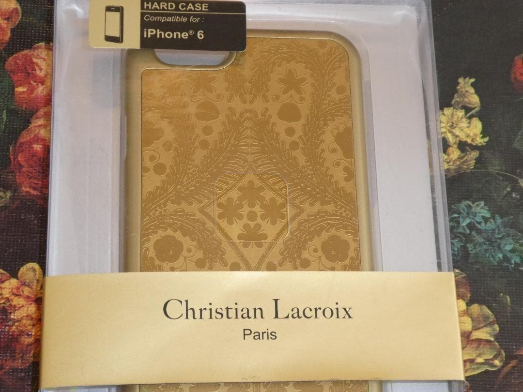 メルカリ便✨Christian Lacroix✨スマホケース　ゴールド