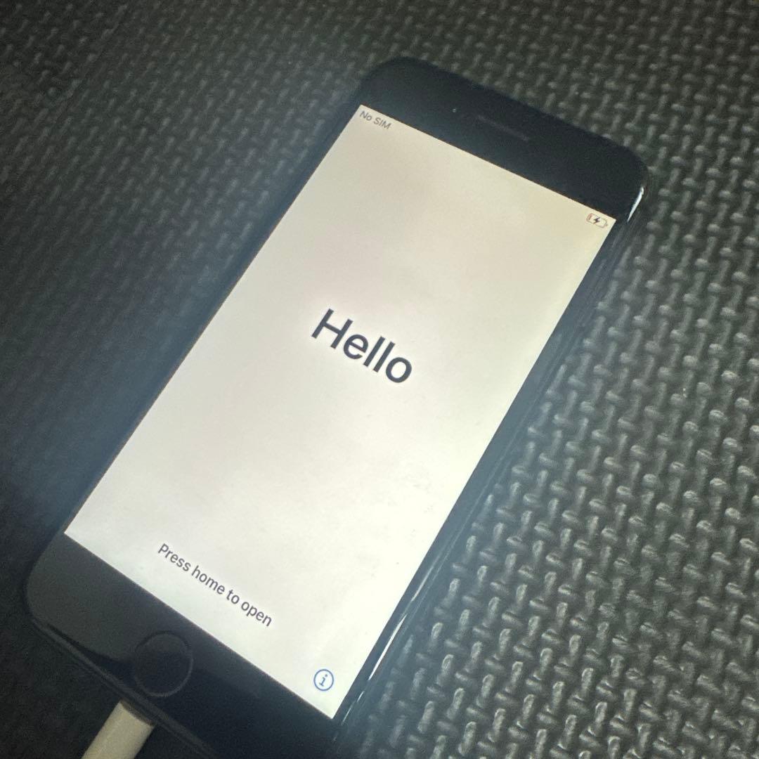 iPhone8 ブラック　64GB
