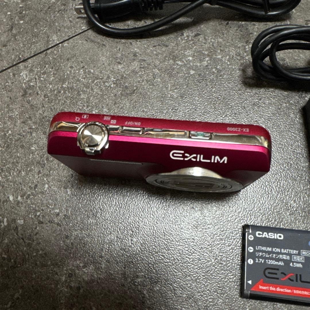 デジタルカメラ　CASIO　EXILIM　EX-Z3000　レッド