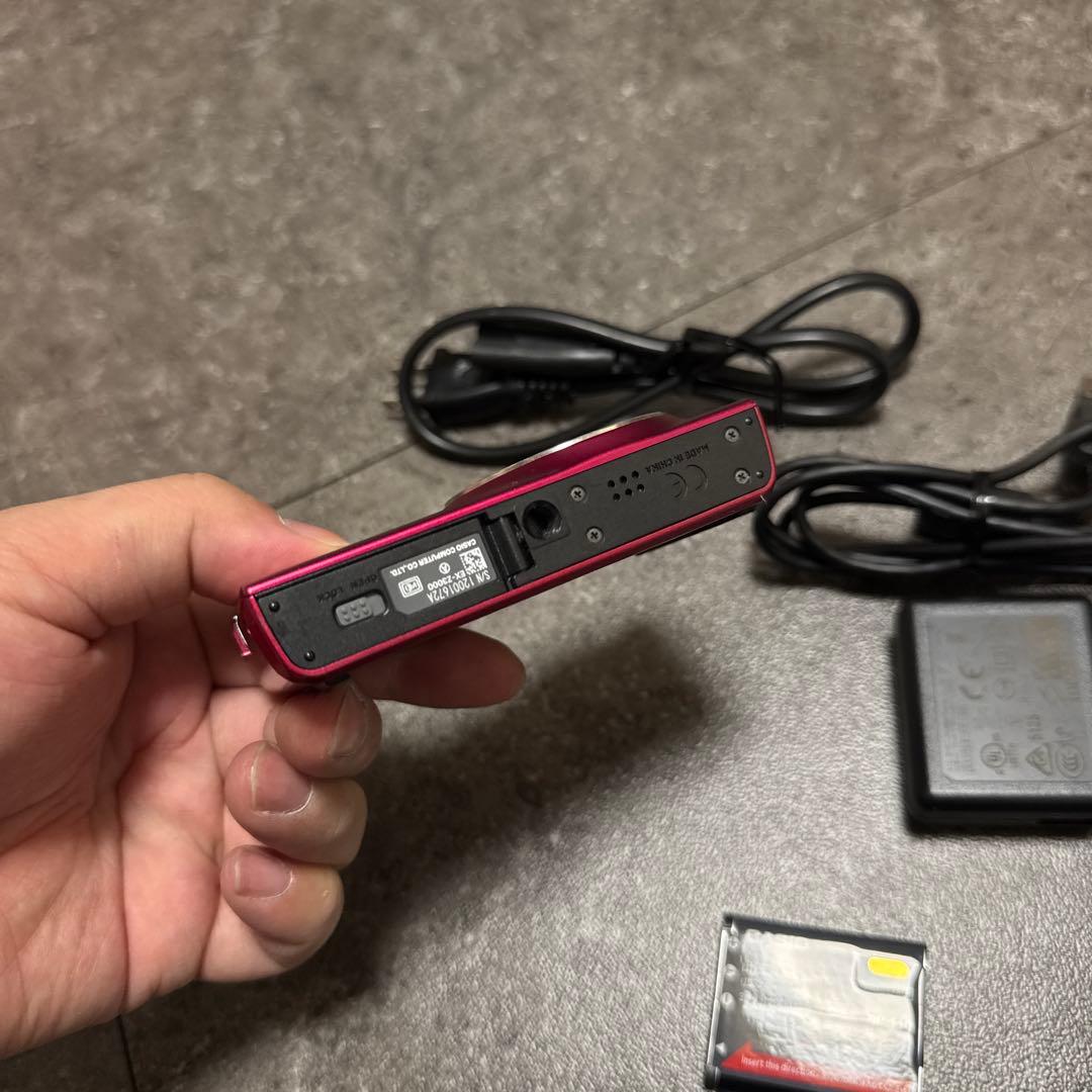 デジタルカメラ　CASIO　EXILIM　EX-Z3000　レッド