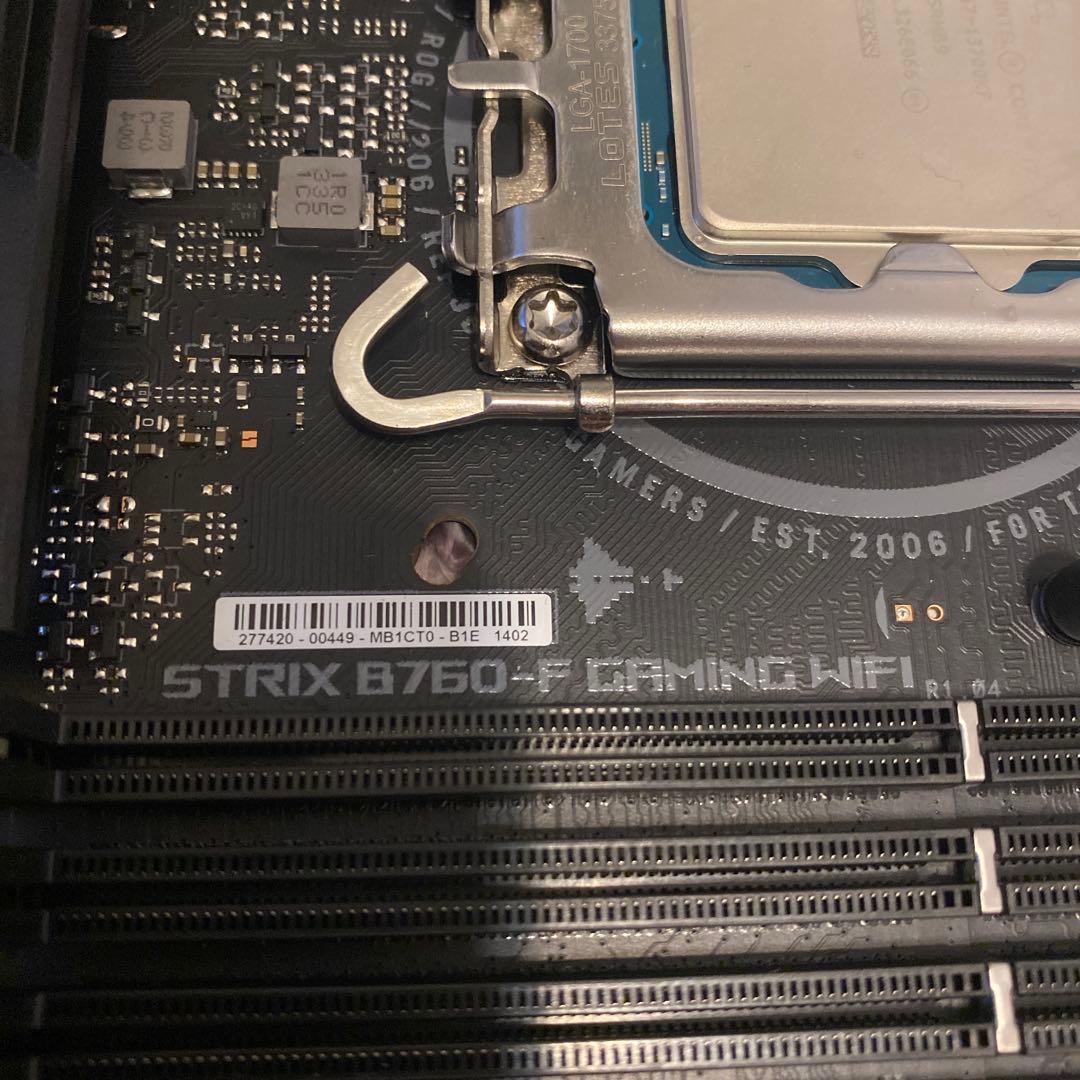 STRIX B760-GAMING WIFI core I7-13700kf付き