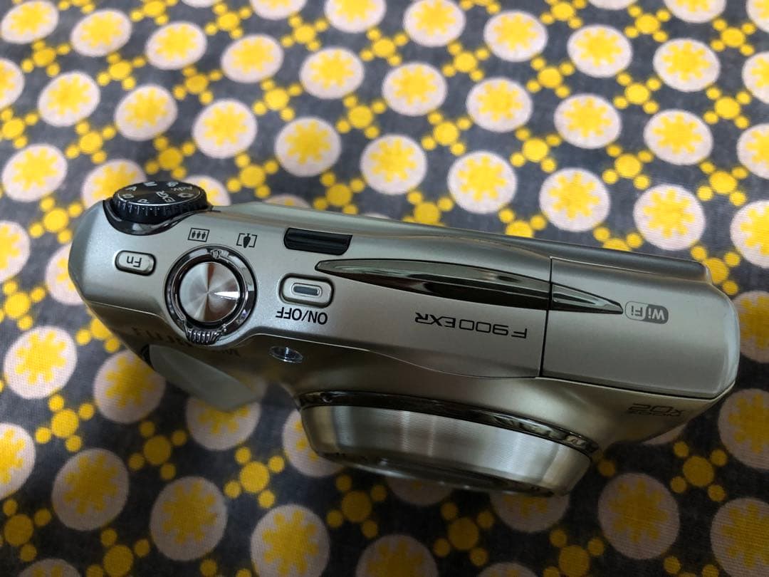 (超美品)Fujifilm F900 EXRコンパクトデジタルカメラ