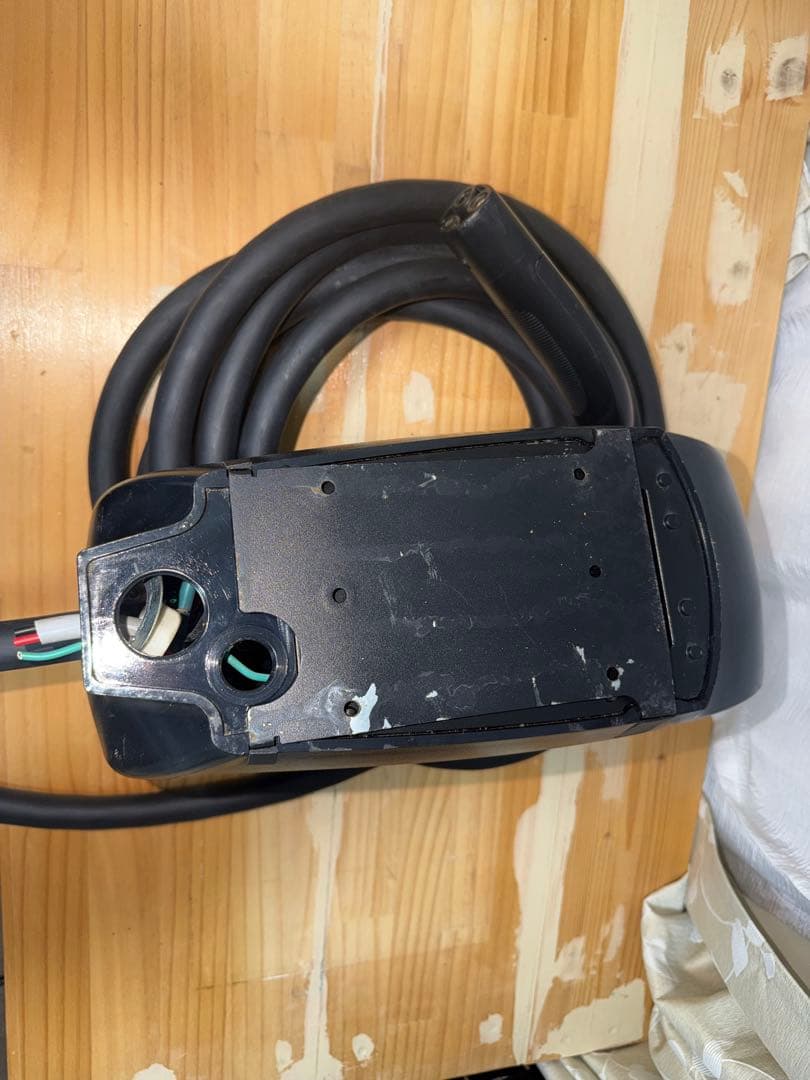 Tesla Wall Connector 充電ケーブルテスラ ウォールコネクター