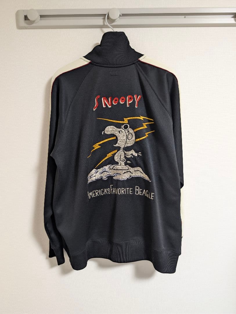東洋エンタープライズ　アラスカ風スヌーピー刺繍スカジャン 黒