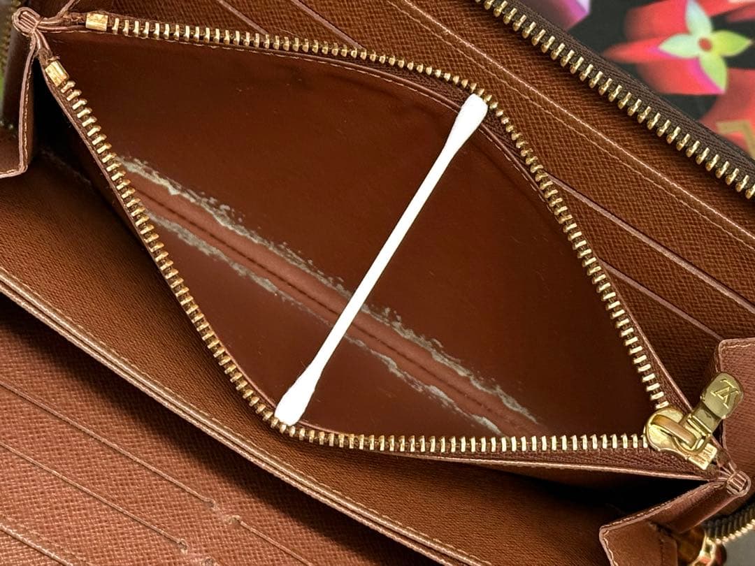 LOUIS VUITTONルイヴィトン　ジッピーウォレット長財布