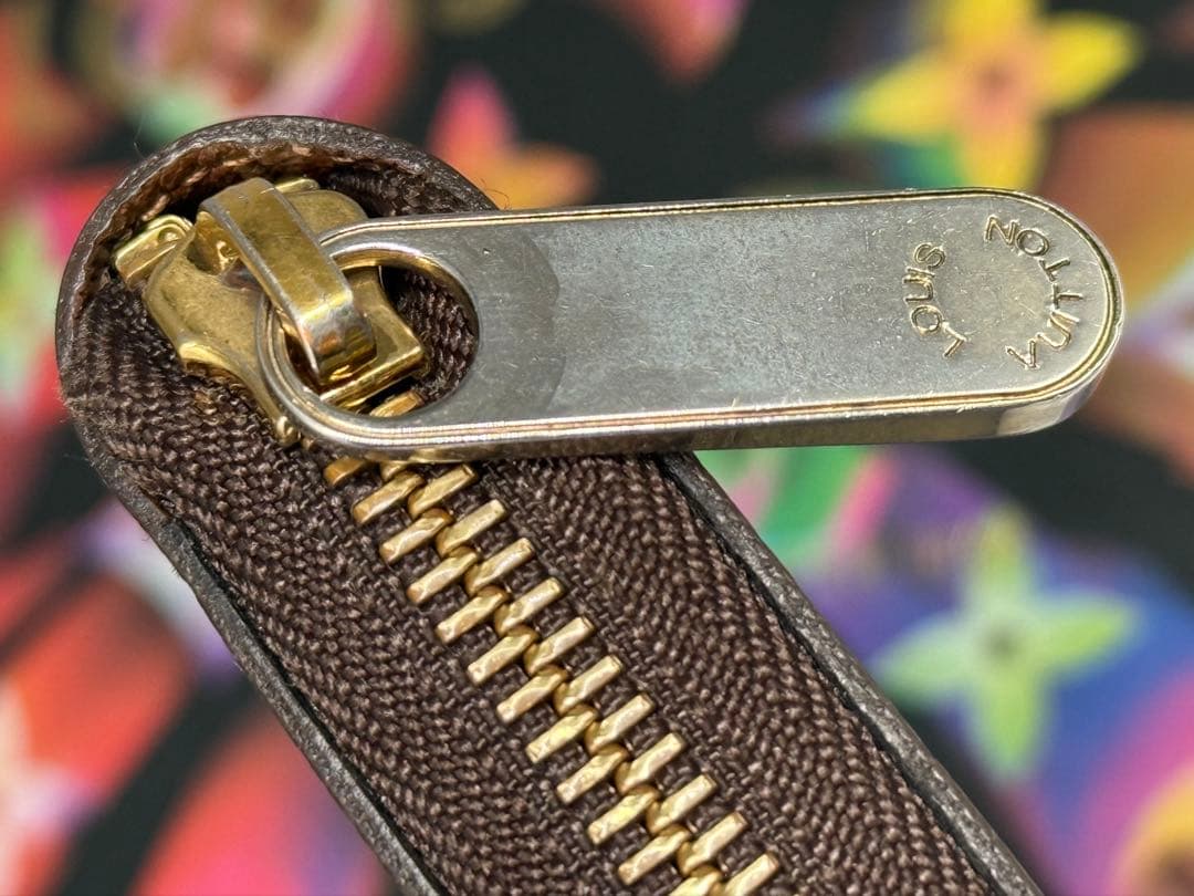 LOUIS VUITTONルイヴィトン　ジッピーウォレット長財布