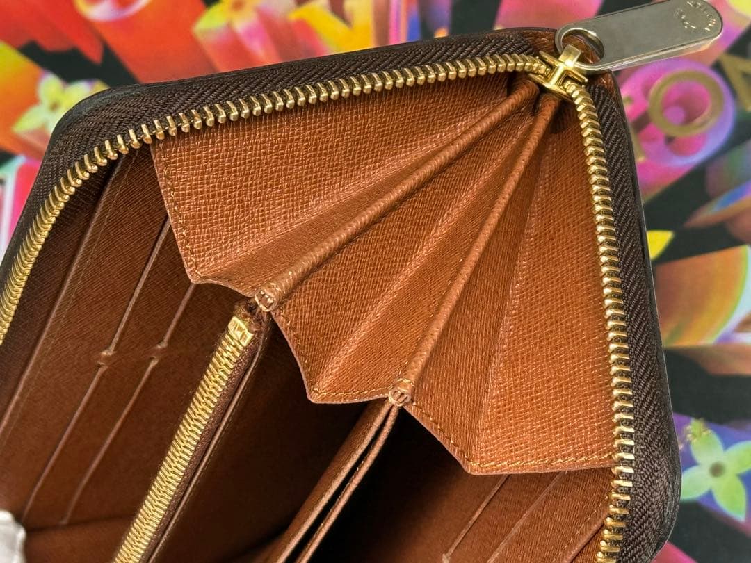 LOUIS VUITTONルイヴィトン　ジッピーウォレット長財布
