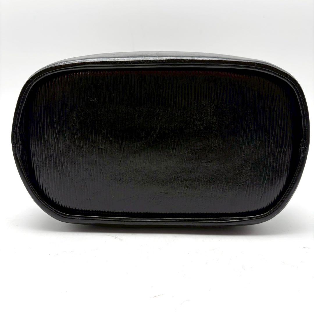 ヴァレンティノガラヴァーニ バニティ ハンドバッグ レザー ブラック チャーム