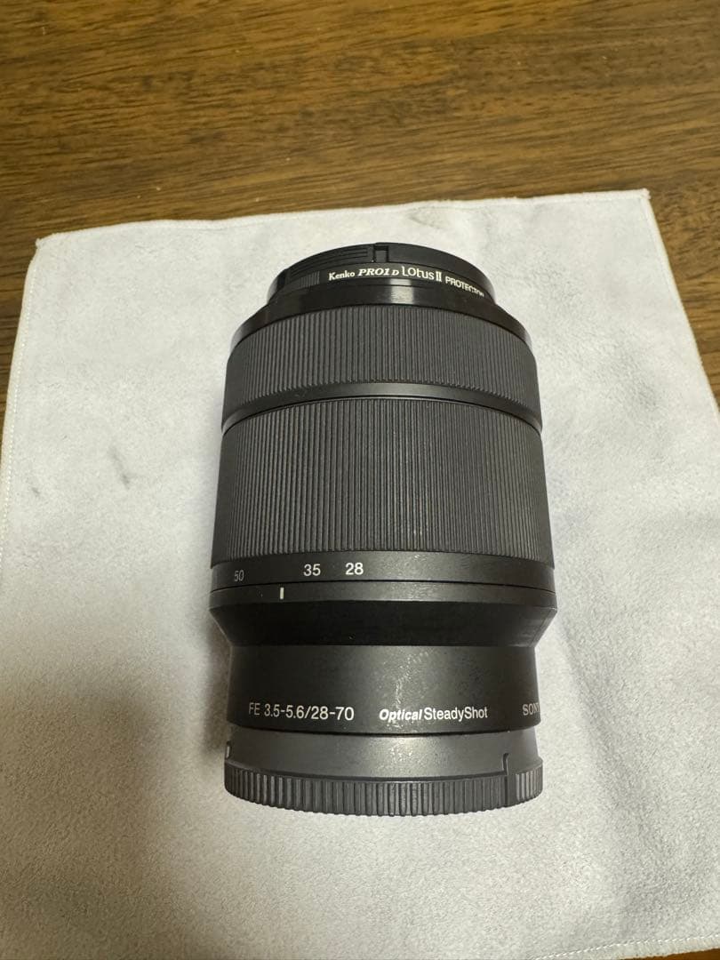 Sony FE 28-70mm f/3.5-5.6 レンズ