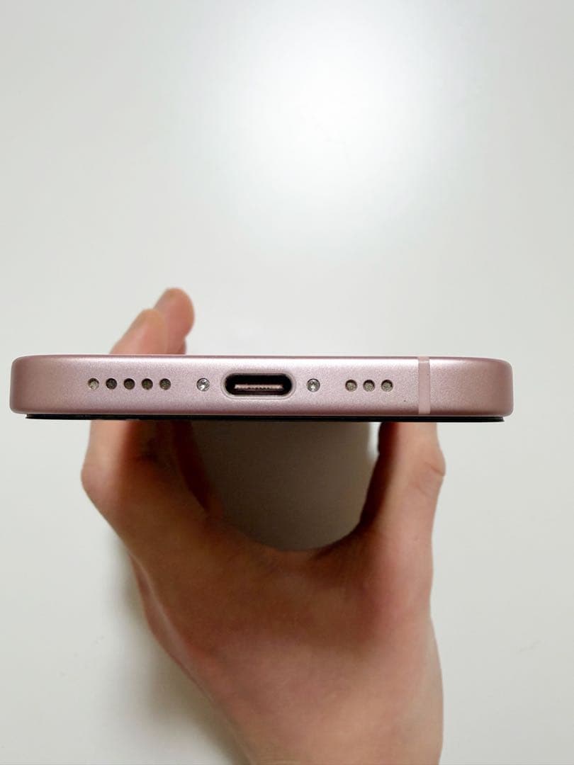 美品　Apple iPhone 15 ピンク 本体　箱、充電コード付き