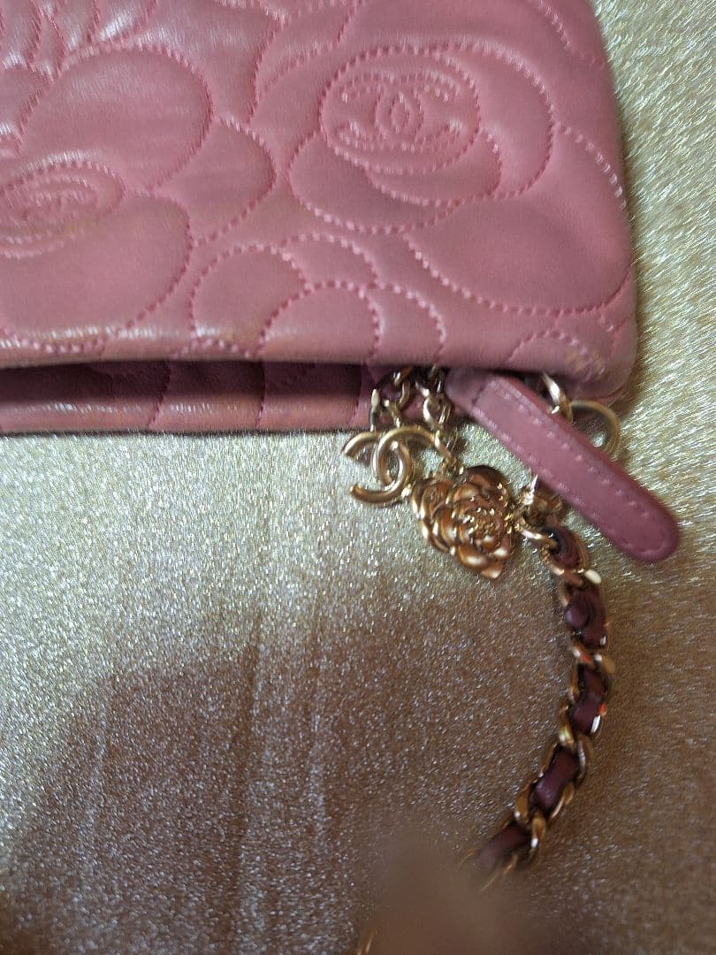 CHANEL ピンク フラワーエンボス ポーチ