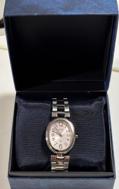 美品・付属品完備　SEIKO LUKIA レディース腕時計 定価約63,000円